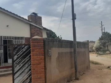 Neat 3-Bedroom House for Sale – New Zengeza 5, Chitungwiza