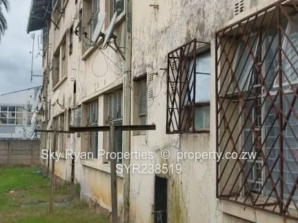 bedsitter in Avenues for sale 