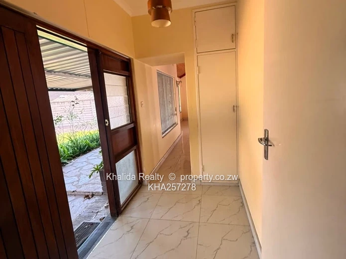 Eastlea Commercial property for rent 