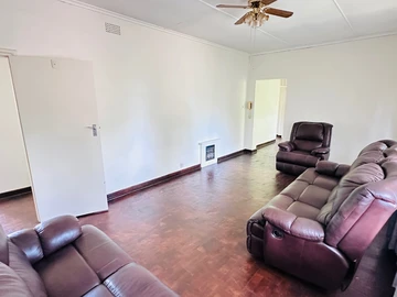 3 Bedroom Flat & Apartment