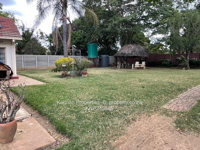 1600 s/mtrs with House for sale closer to S Machel Ave and Cresta Hotel Part of Eastlea  (Sole Mandate)