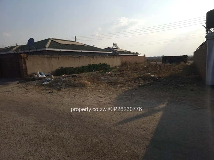 A vacant 216 square meter fidelity park stand for sale  