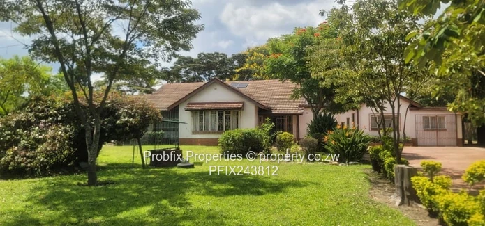  Spacious Family Home with Guest Wing & Cottage | Hatfield North