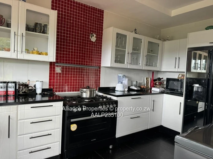 SHAWASHA HILLS ELITE: Secure 6000 Sqm Estate with Spectacular Views & Reliable Water.