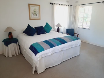 Large Gracious Home in Much Sought after Area - INVESTMENT ONLY