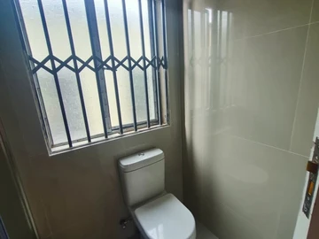 4 Bedroom Flat & Apartment