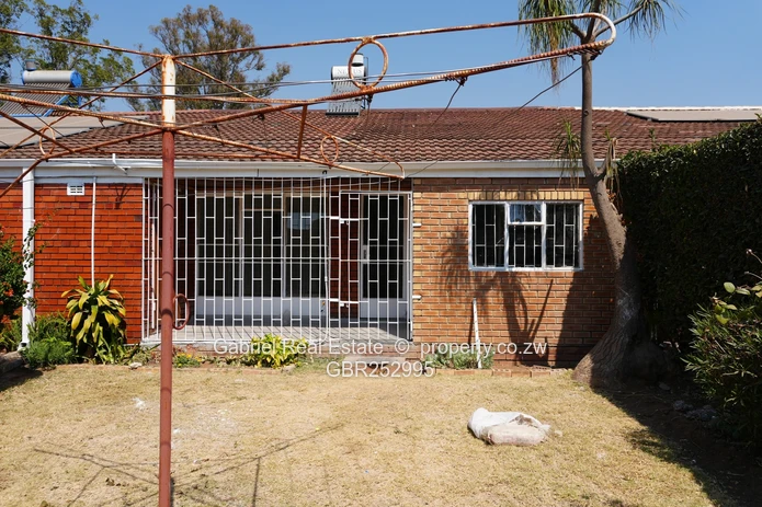Charming 2 bedroom garden flat to let!