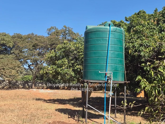 Spacious 4-Bed Family Home on 5000m² with Borehole (Sole Mandate)