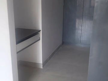 2 Bedroom Flat & Apartment