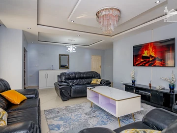 5 Bedroom House