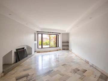 3 Bedroom Flat & Apartment