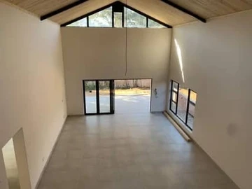 4 Bedroom Flat & Apartment