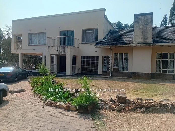 Spacious 5-Bed Home in Ballantyne Park — Pool & Borehole