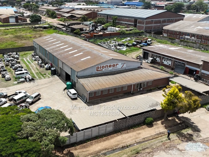 Spacious factory/warehouse