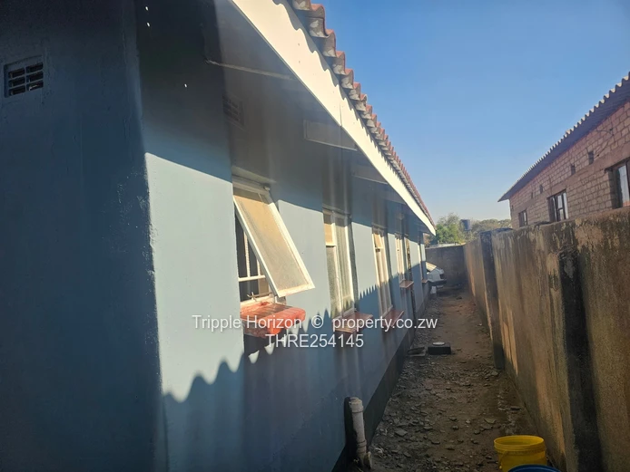 Chitungwiza unit O two houses for sale under one durawall 