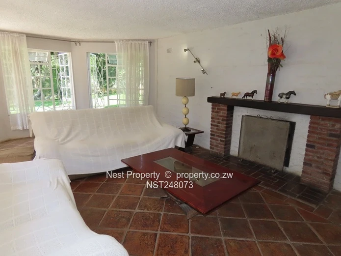 Warm Family Home with Excellent Water in Rolf Valley