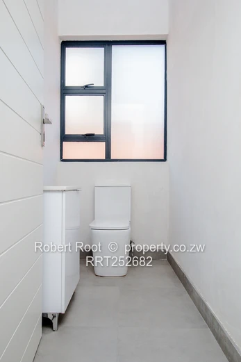 Modern newly built, 4 Bed family home, on 2000 sqm, off Carrick Creagh in Quinnington, Harare.