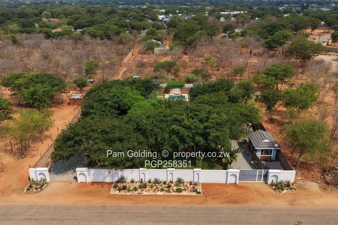 Victoria Falls 5 Bedroomed Property for Sale.