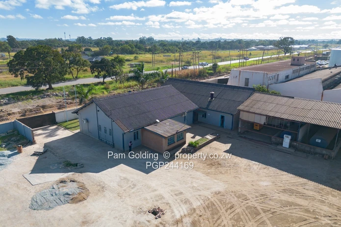 Versatile Industrial Property on 4946sqm