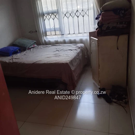 Dzivarasekwa Brick 4-Bed: Walled, Paved & Fitted Kitchen