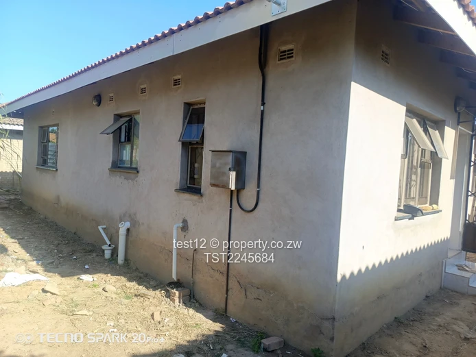 Madokero estate house for sale  (Sole Mandate)