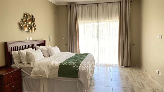 Stylish Living - 3 Bedroom Townhouse