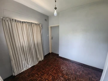 2 Bedroom Flat & Apartment