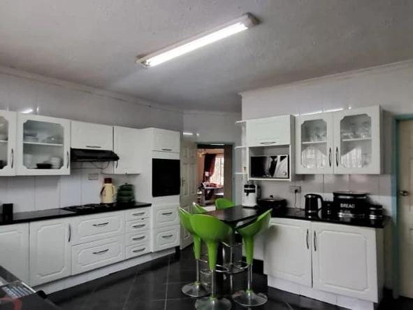 5 Bedroom House