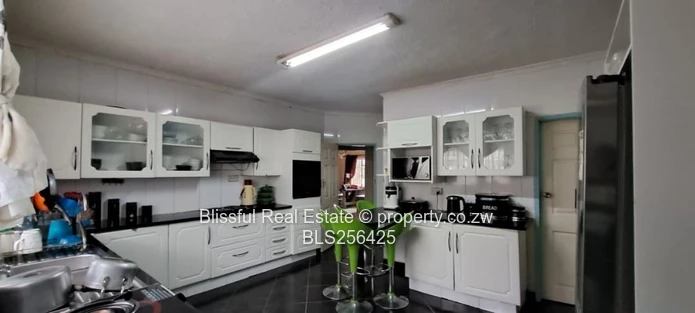 5bedroom house for sale in Chadcombe, Harare
