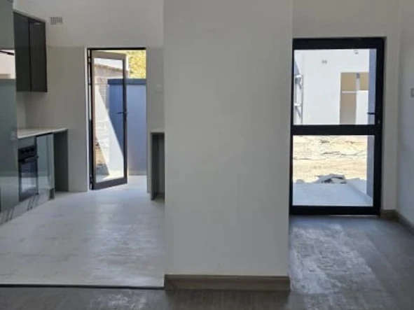 3 Bedroom Flat & Apartment
