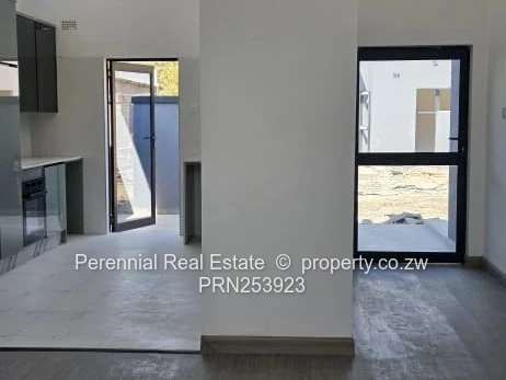 Groom Bridge 3-Bed Flat — Walled, Modern Kitchen & En-Suite