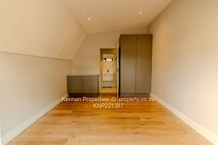 High End Townhouse In The Heart Of The Golden Triangle