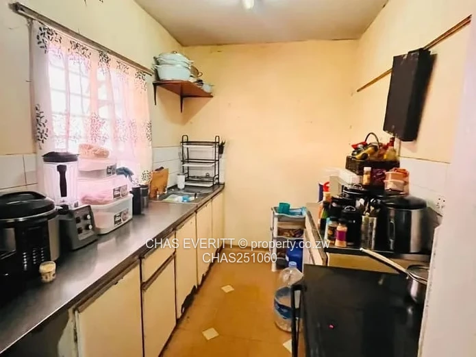 2 Bed Flat To Let in Avenues