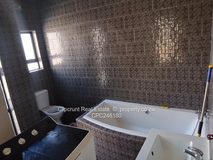 Kutandara Estate House For Sale