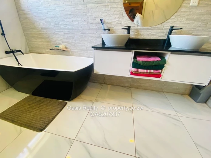 4 Bed House For Rent Close To The Airport Available for 1st of January