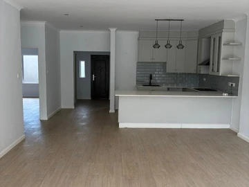 2 Bedroom Flat & Apartment