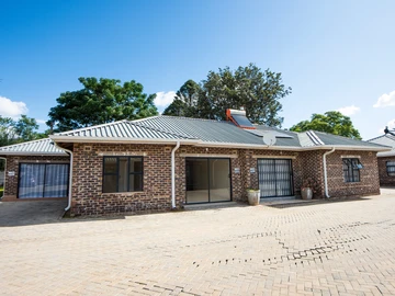 2 Bedroom Garden Flat For Sale in Marlborough