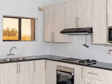 2 Bedroom Flat & Apartment