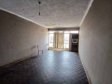 2 Bedroom Flat & Apartment