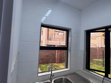 4 Bedroom Flat & Apartment