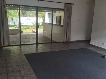 3 Bedroom Flat & Apartment