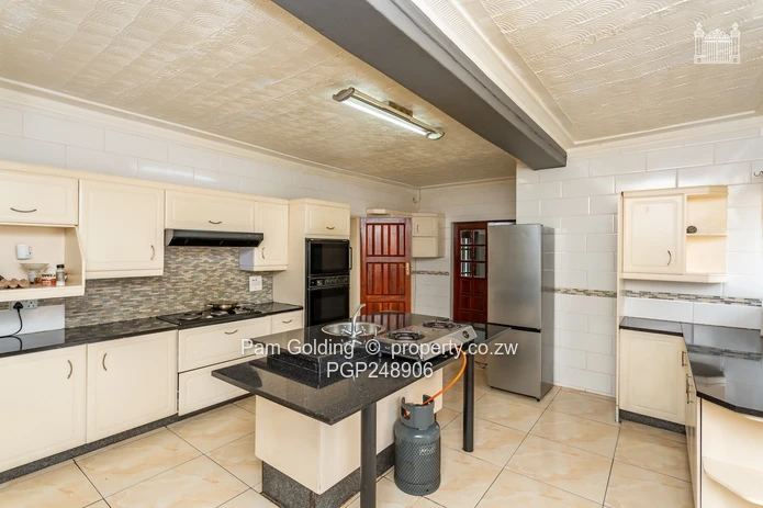 Spacious Double Storey Family Home!
