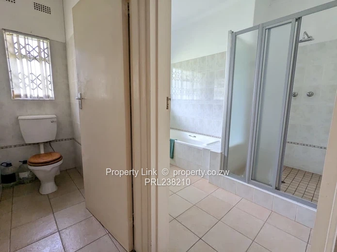 Spacious Family Home With Self-Contained Cottage