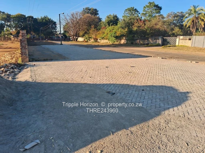 Greendale 530 m² Stand — Main Road Frontage, Municipal Water & Sewer