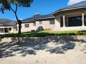 6 Bedroom House