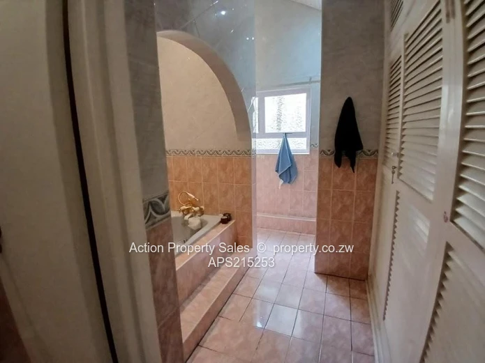 Neat Family Town House! 