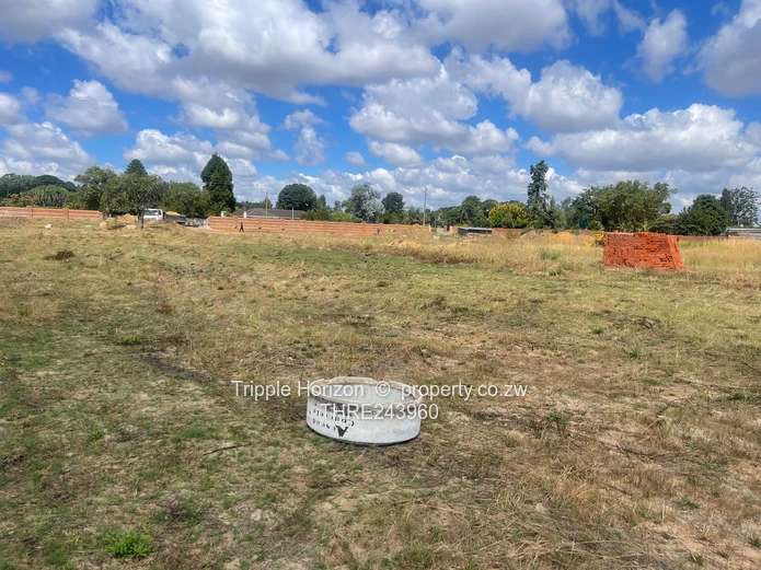 Greendale 530 m² Stand — Main Road Frontage, Municipal Water & Sewer