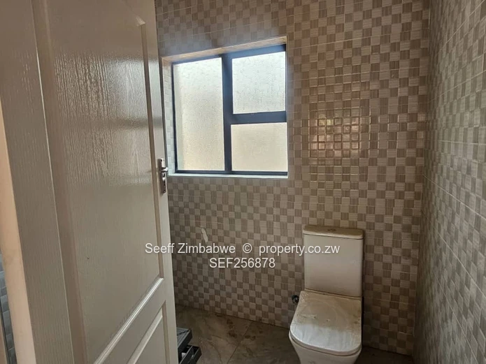 Charming 2-Bedroom Sunway City Cottage with Fitted Kitchen & Borehole