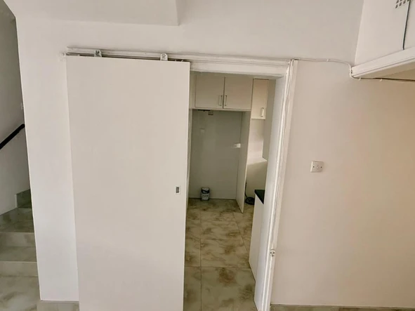 2 Bedroom Flat & Apartment