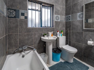 2 Bedroom Garden Flat